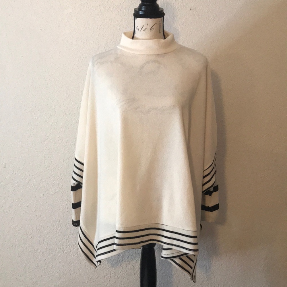 ❤️ Stripe Contrast Poncho Top ❤️ - Picture 3 of 5